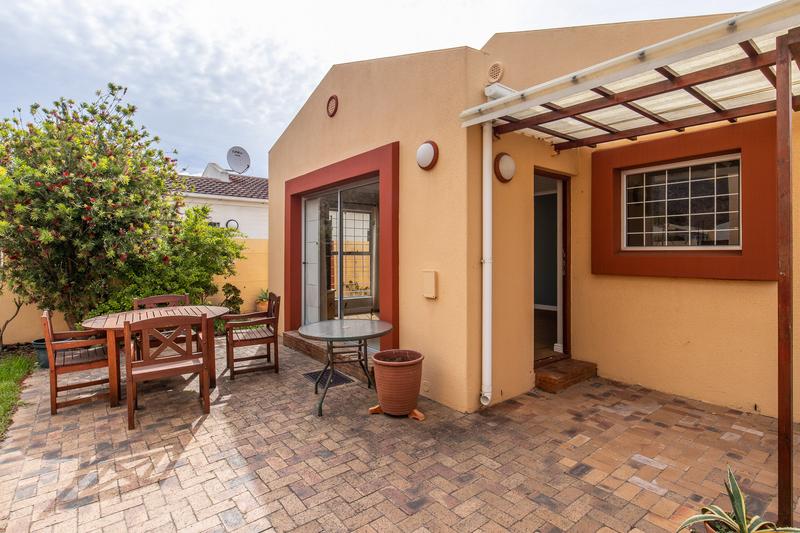 3 Bedroom Property for Sale in Kirstenhof Western Cape